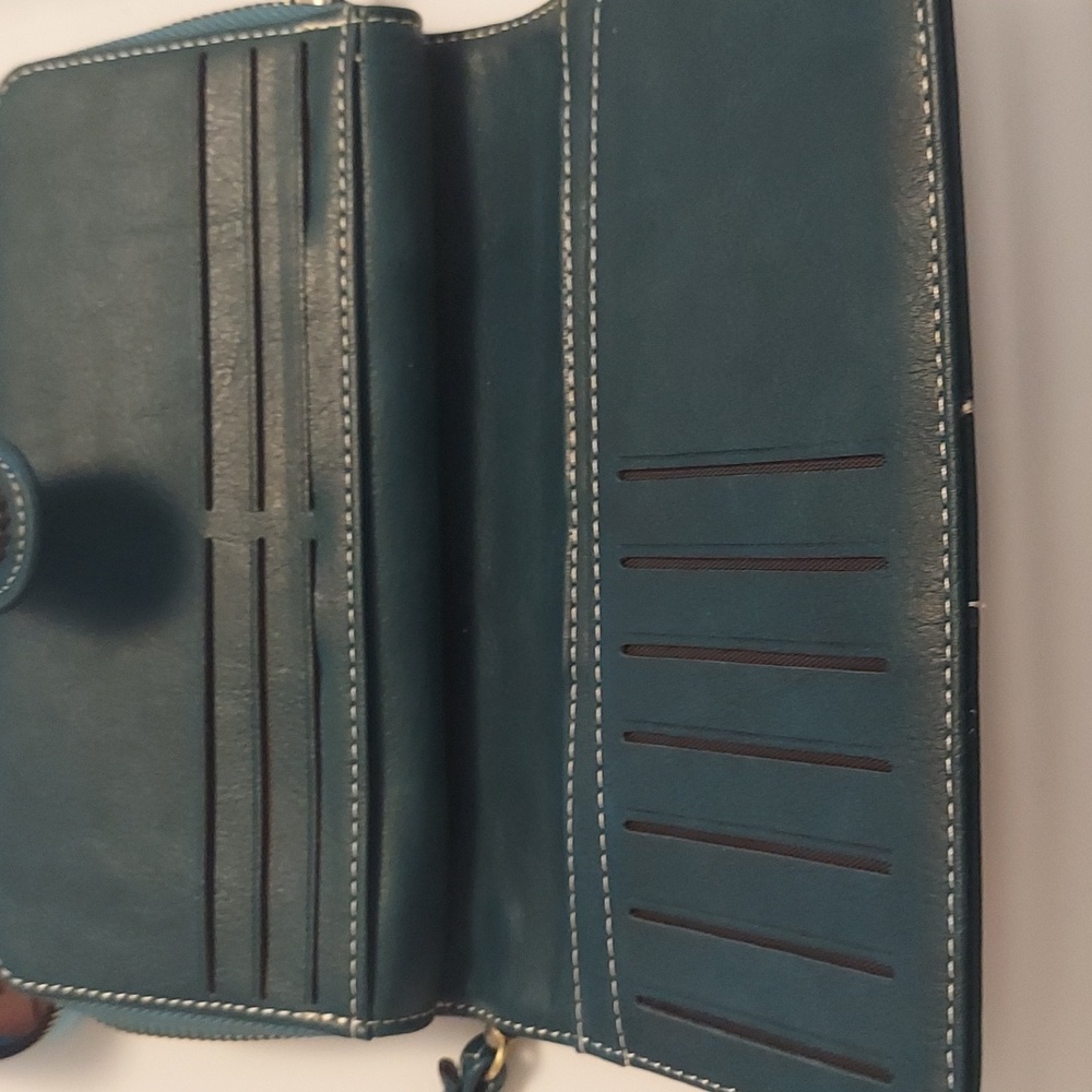 Wallets 2 - Picture 4 of 6